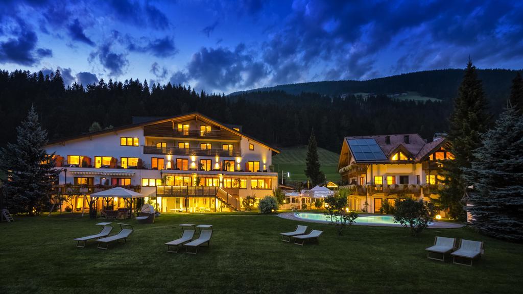 Helmhotel Сан Кандидо Екстериор снимка