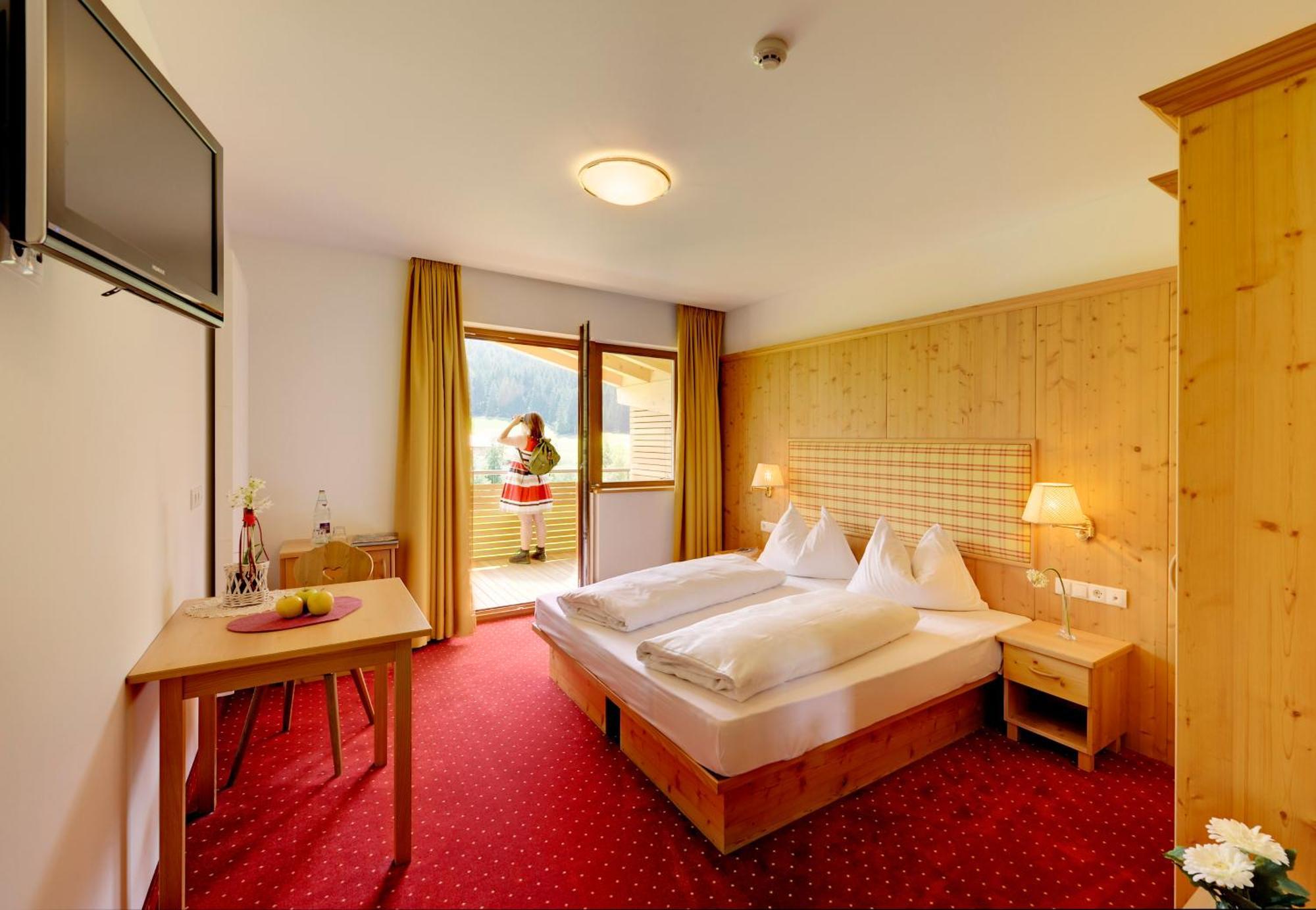 Helmhotel Сан Кандидо Екстериор снимка