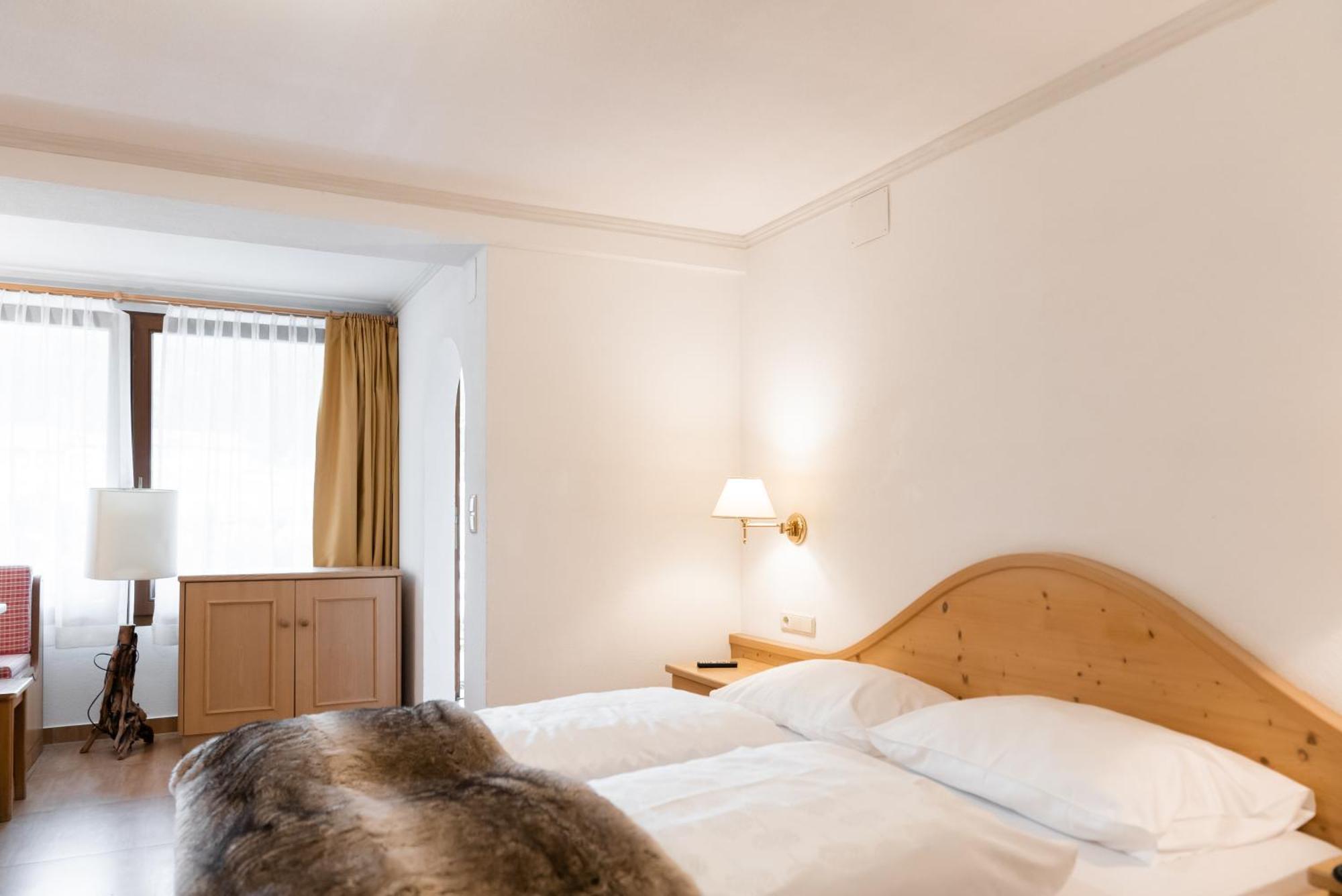 Helmhotel Сан Кандидо Стая снимка