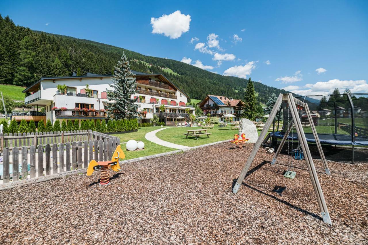 Helmhotel Сан Кандидо Екстериор снимка